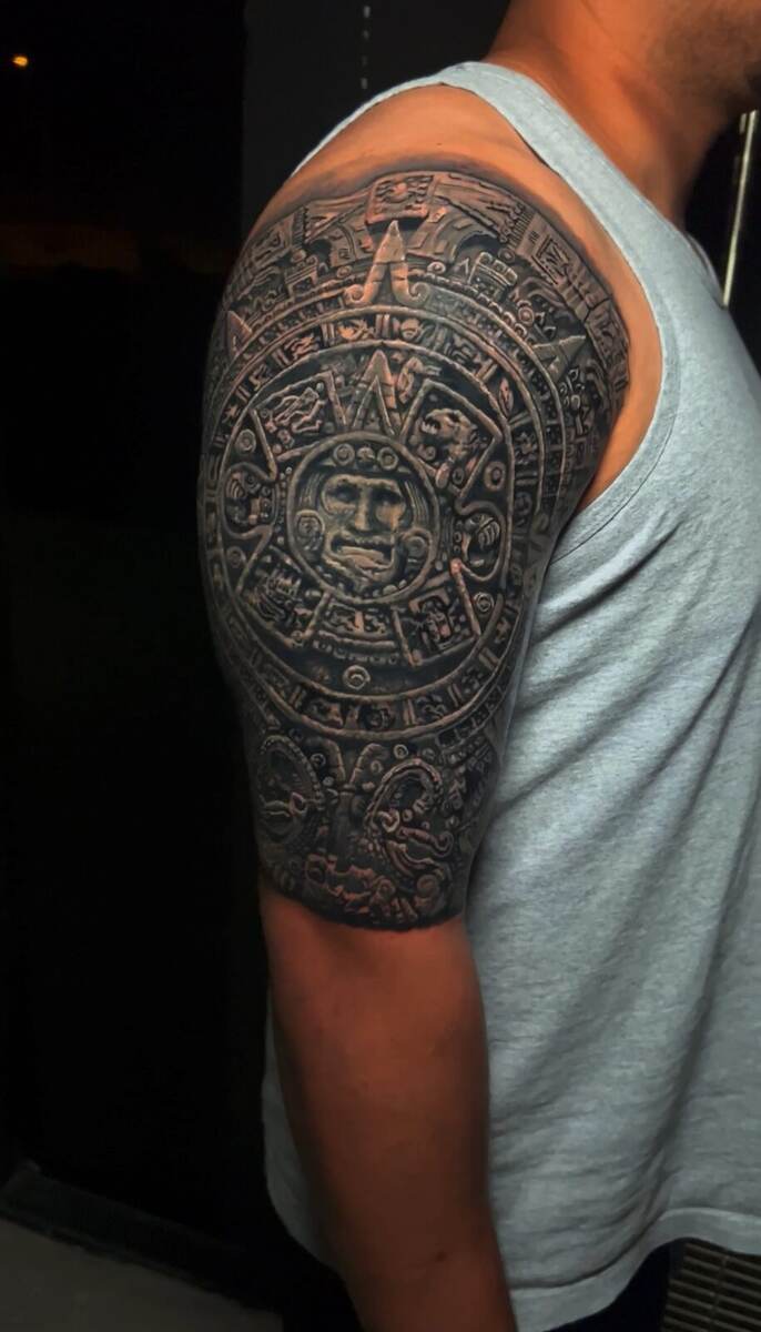 B&G · Aztec Calendar