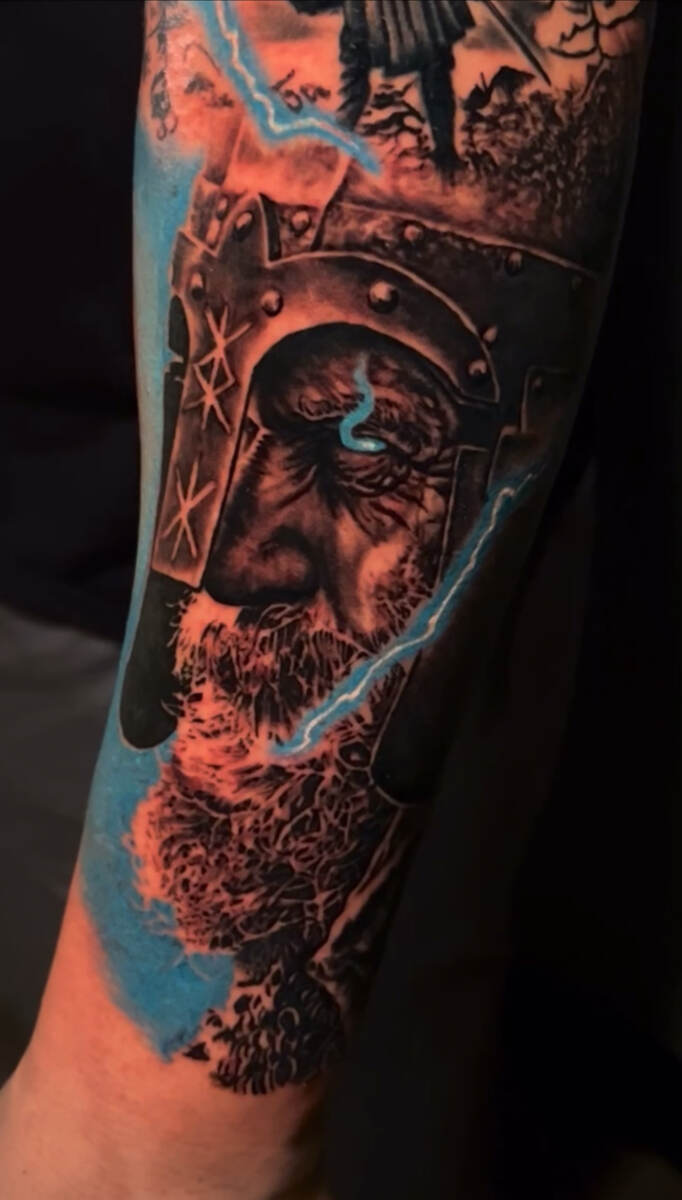 Color · Viking Sleeve